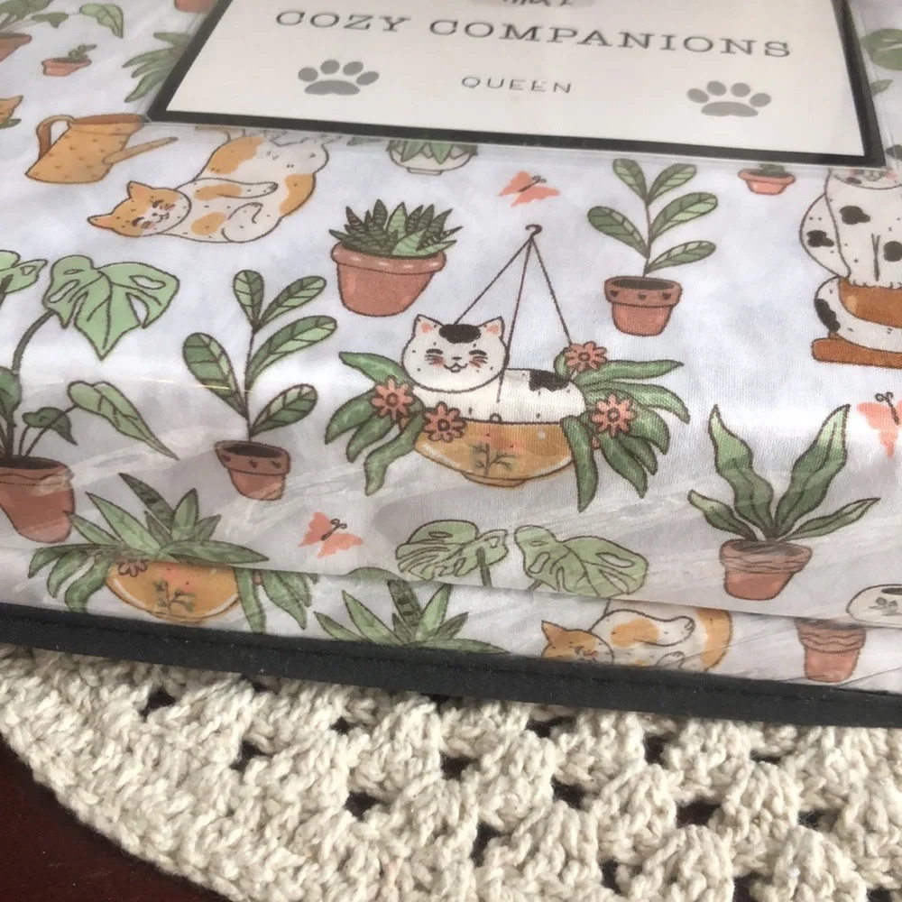 Cozy Companions Cat and Plants Print Sheet Set - QUEEN